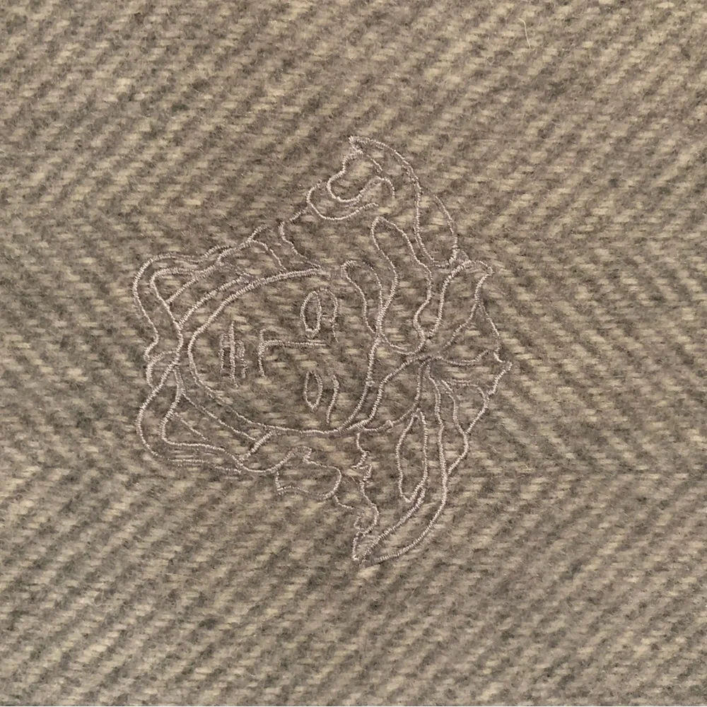 VERSACE GRAY WOOL SCARF. - Picture 1 of 4